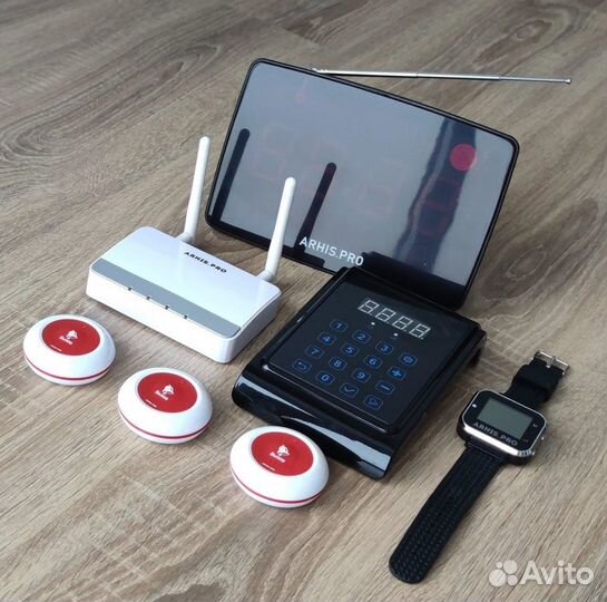 Кнопка вызова официанта с часами, табло, усилитель