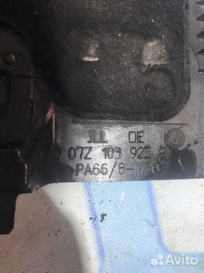 Накладка двигателя декоративная 07Z103925P