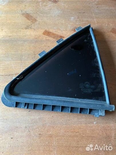 Стекло двери задней правой (форточка) Geely MK