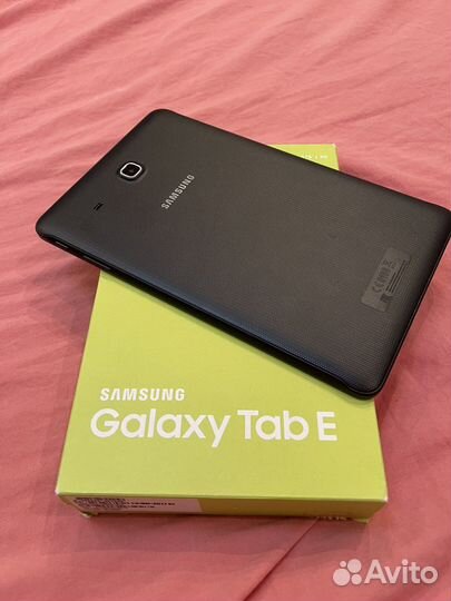 Планшет Samsung galaxy Tab E sm-t561