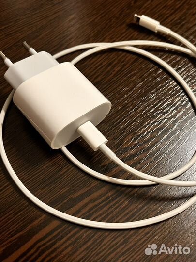 Зарядное устройство для телефона iPhone