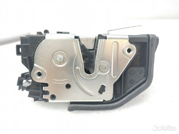 Замок двери задний правый Bmw 5-Series F10 2011