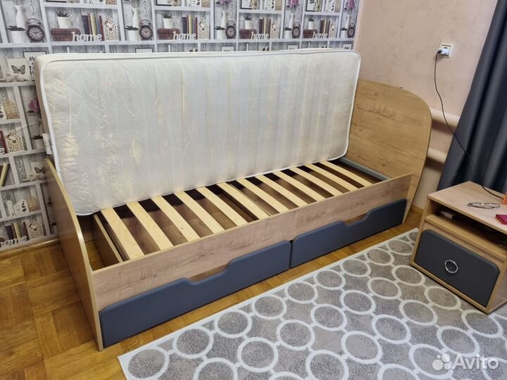 Кровать односпальная с матрасом бу