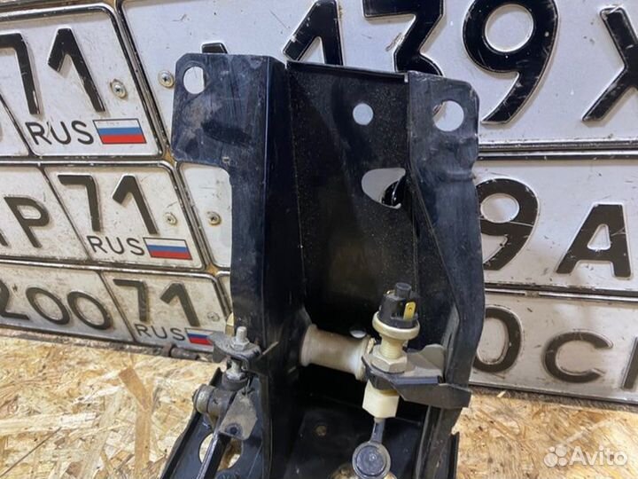 Педальный узел Ваз Нива 21214