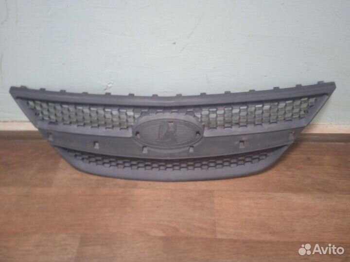 Решетка радиатора LADA Largus 2012