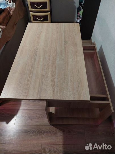 Журнальный столик