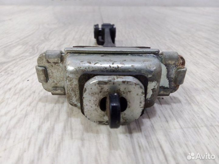 Ограничитель двери задний Chevrolet Cobalt седан