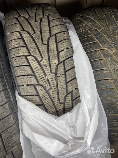 Kumho I'Zen KW31 245/70 R16