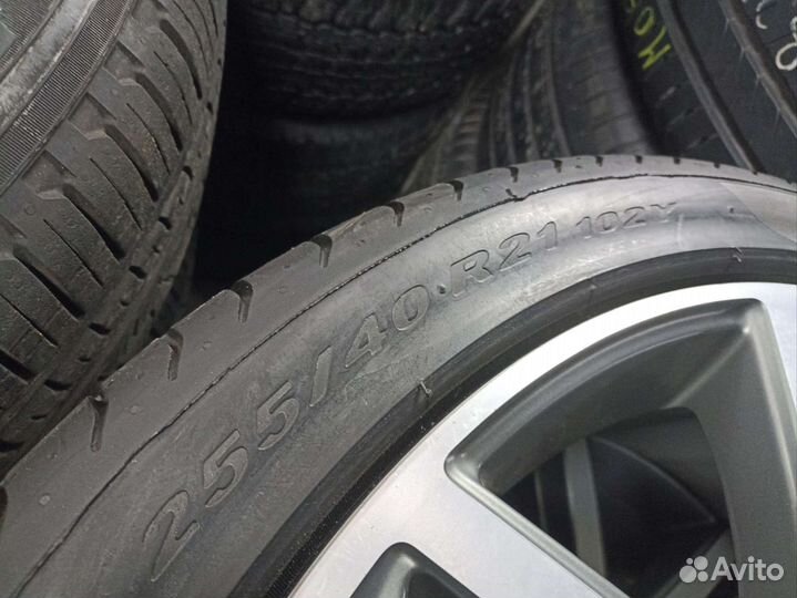 Pirelli P Zero 255/40 R21 102Y