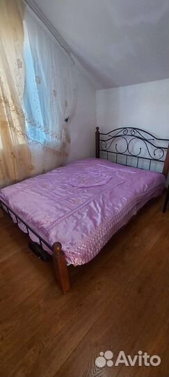 Кровать