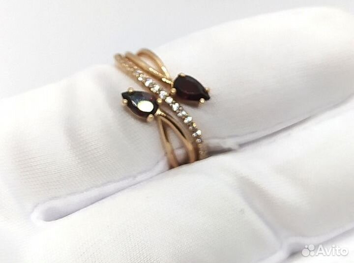 Кольцо с синтетическим камнем Золото