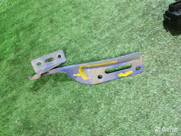 Петля капота левая Daewoo Matiz