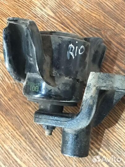 Подушка двигателя левая Kia Rio3/Hyundai Solaris 1