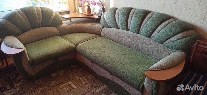 Большой угловой диван