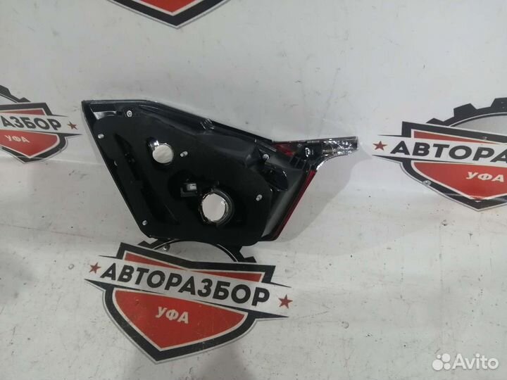 Фонарь внутренний правый toyota camry 50 15-18