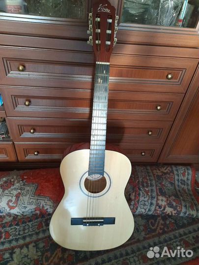 Гитара с чехлом