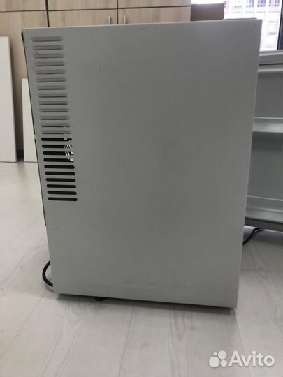 Мини-холодильник под ремонт или на запчасти