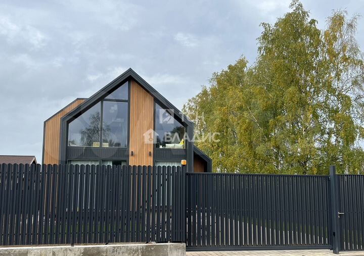 Дом 135 м² на участке 7 сот.