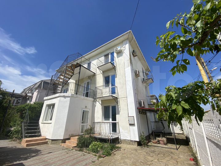 Дом 226 м² на участке 3,5 сот.