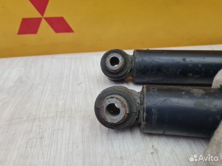 Амортизатор задний Mercedes-Benz E W212 OM651 2009