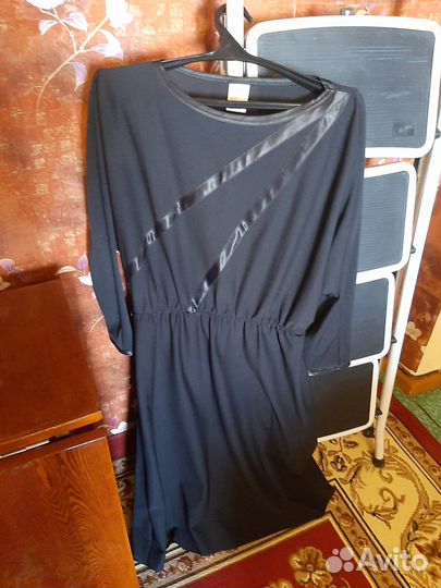 Платье черного цвета,летучая мышь,отрезное,50р