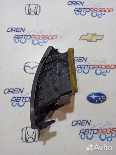 Дефлектор воздушный передний левый Mitsubishi