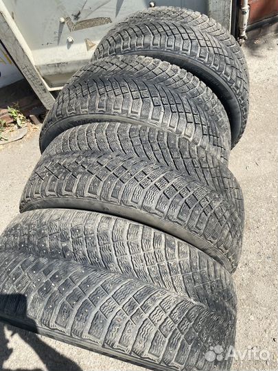 Michelin X-Ice North 4 SUV 275/45 R21 и 315/40 R21