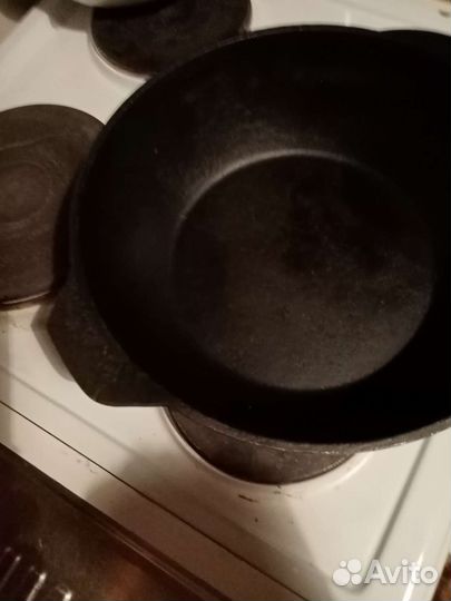 Чугунная скоорода