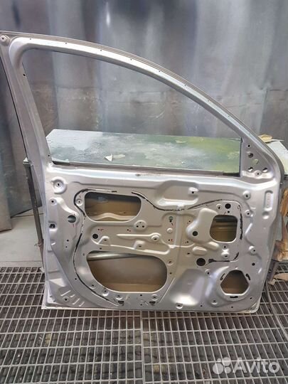 Дверь передняя левая Mitsubishi L200 2015