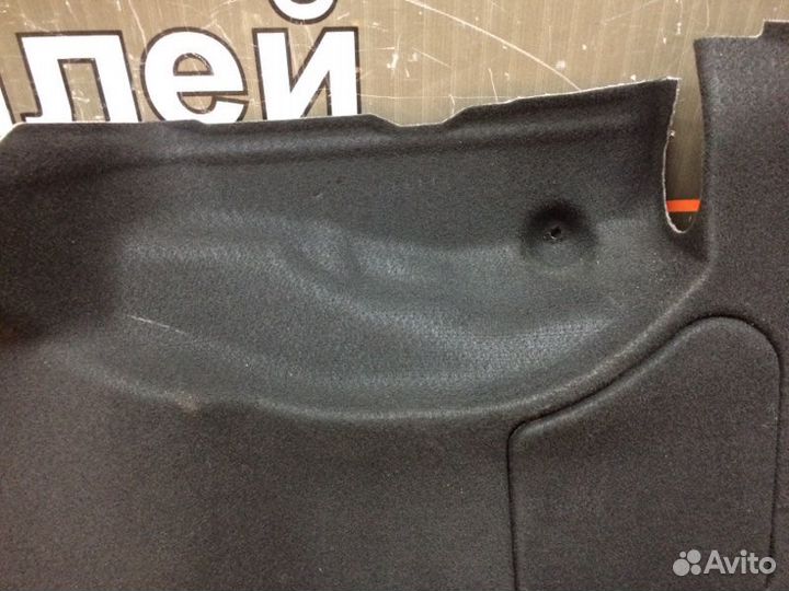 Обшивка багажника задняя правая Mercedes-Benz