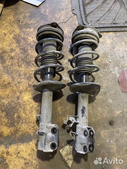 Передние стойки Nissan micra k12