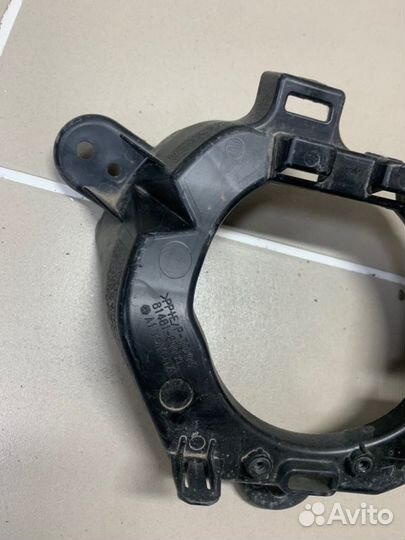 Кронштейн правый Toyota Land Cruiser 200 2015