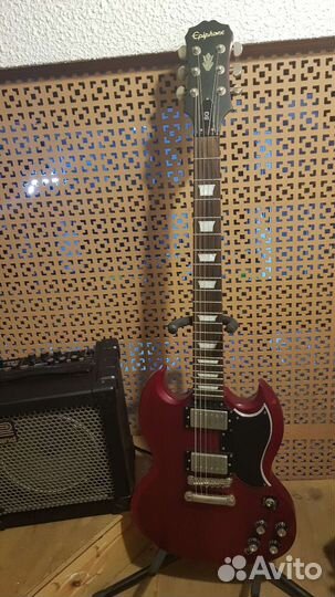 Электрогитара и комбик для обучения Учебная Гитара