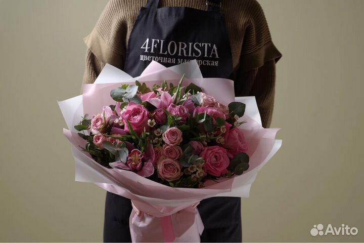 Букеты с розами и гортензией. Доставка/самовывоз