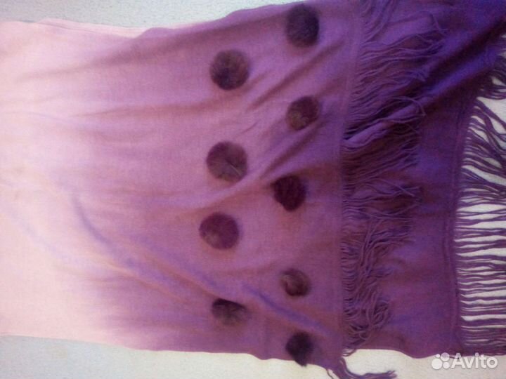 Шарф -палантин с шариками из норки