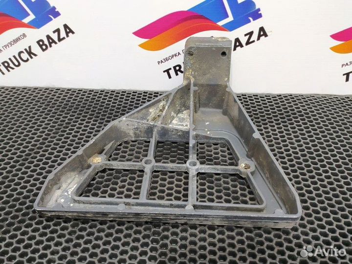 1641630 Кронштейн подножки левый Daf XF105