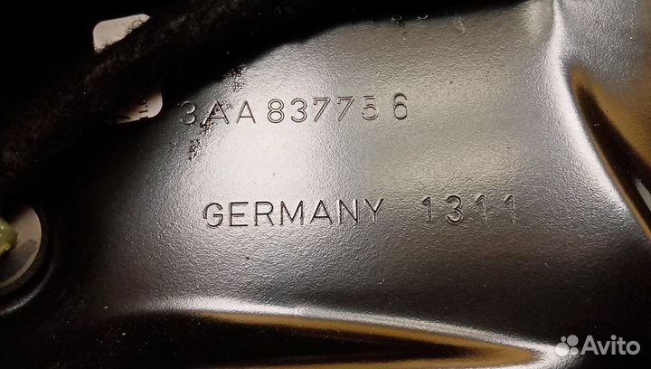 Стеклоподъемник передний правый Passat (B7)