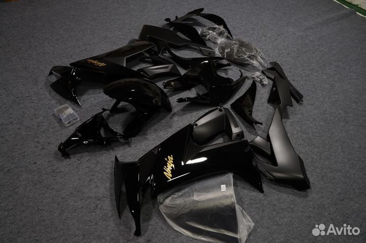 Комплект пластика на Kawasaki ZX-10R 2008-2010