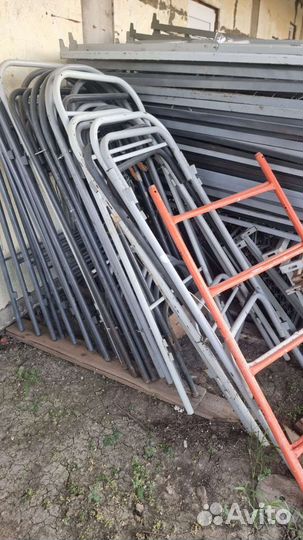 Кровать металлическая двухъярусная