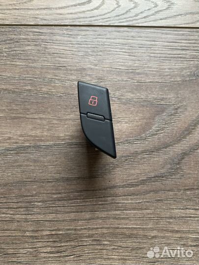 Кнопка центрального замка Audi A8 D3 2008г