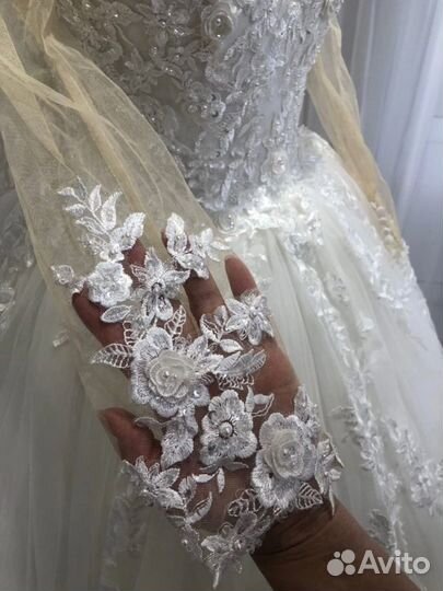 Свадебное платье