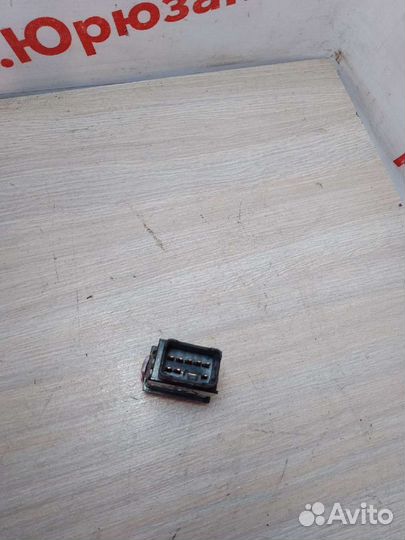 Кнопка аварийной сигнализации Suzuki Grand Vitara