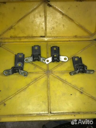 Петля двери Chevrolet Cruze Седан J300 4drnb 1.6