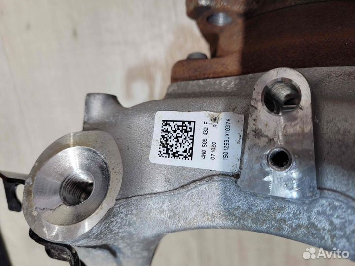 Кулак задний левый Audi A8 D5 (4N)