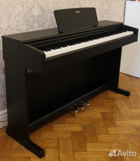 Yamaha YDP-144 B Arius