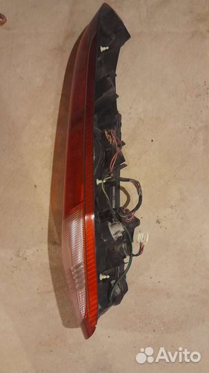 Фонарь задний Ниссан Х-трейл 1 Т30