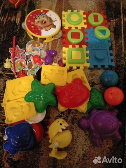 Развивающие игрушки для ребенка в большом кол-ве