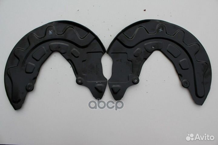 5Q0615312G пыльник тормозного диска правый VW