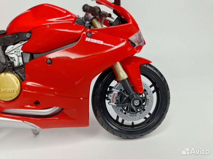 Модель Мотоцикла Ducati Panigale 1199 Масштаб 1:12