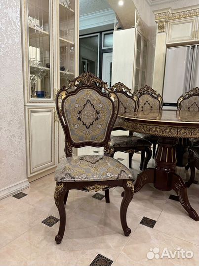 Стол и Стулья